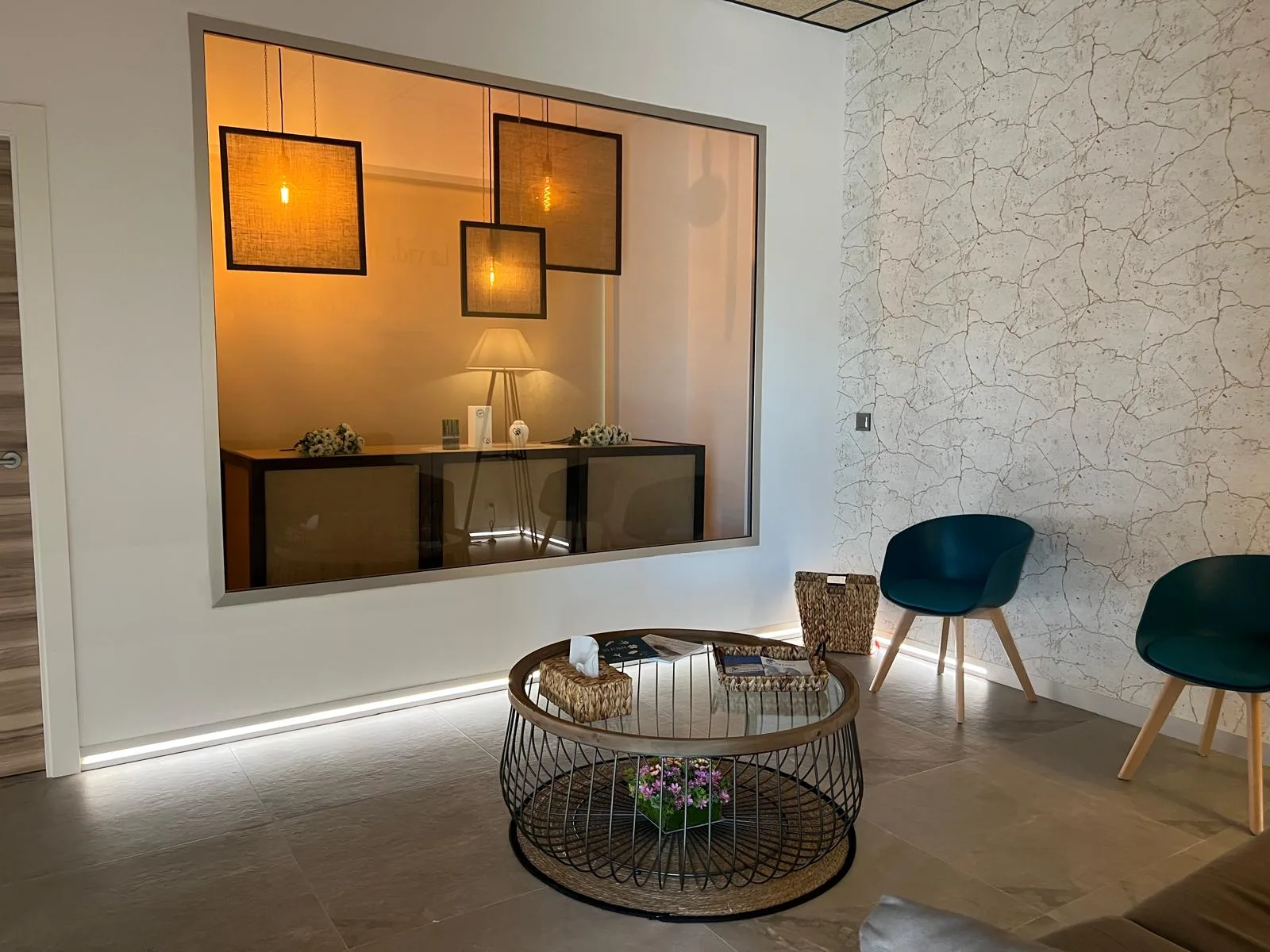 Sala de espera y recepción de Cresma Valencia Tanatorio Crematorio Animales en Alaquàs