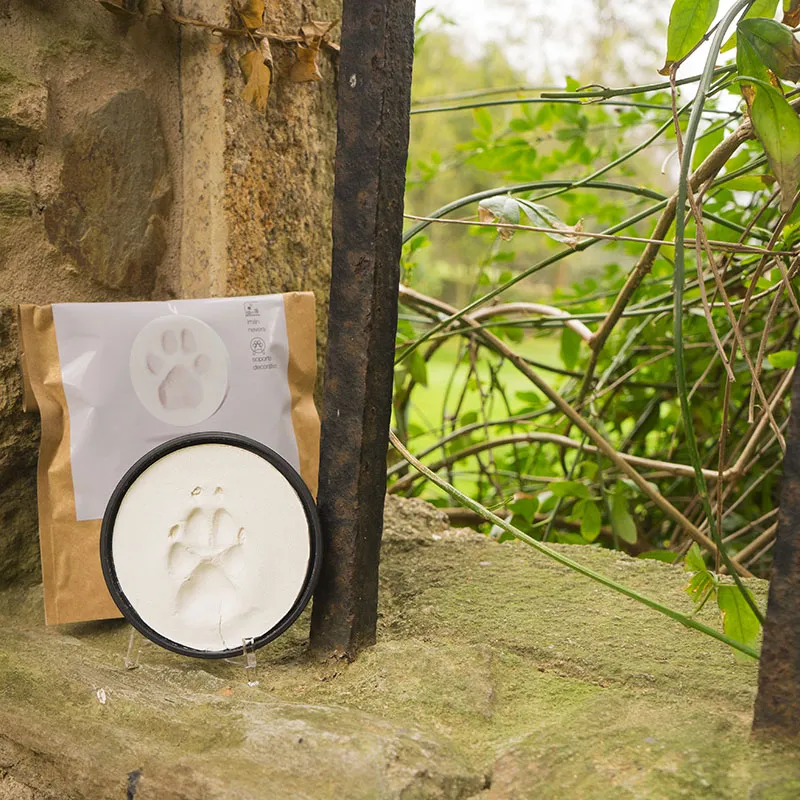 Huella de pata en arcilla como recuerdo de mascota, producto conmemorativo en Galimascota A Coruña