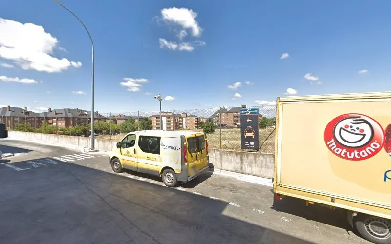 Vista exterior en Street View de la zona de acceso a Fune Mascotas Majadahonda, Madrid