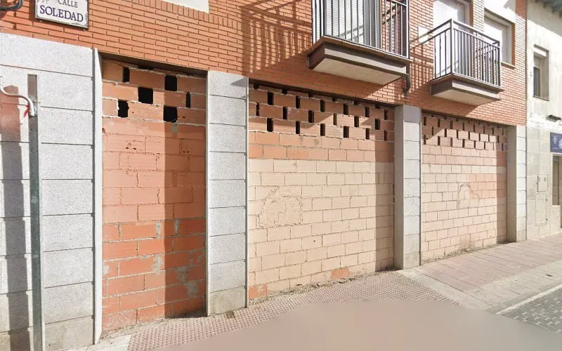 Fachada exterior en Calle Soledad de Fune Mascotas Torrejón de Ardoz, Madrid